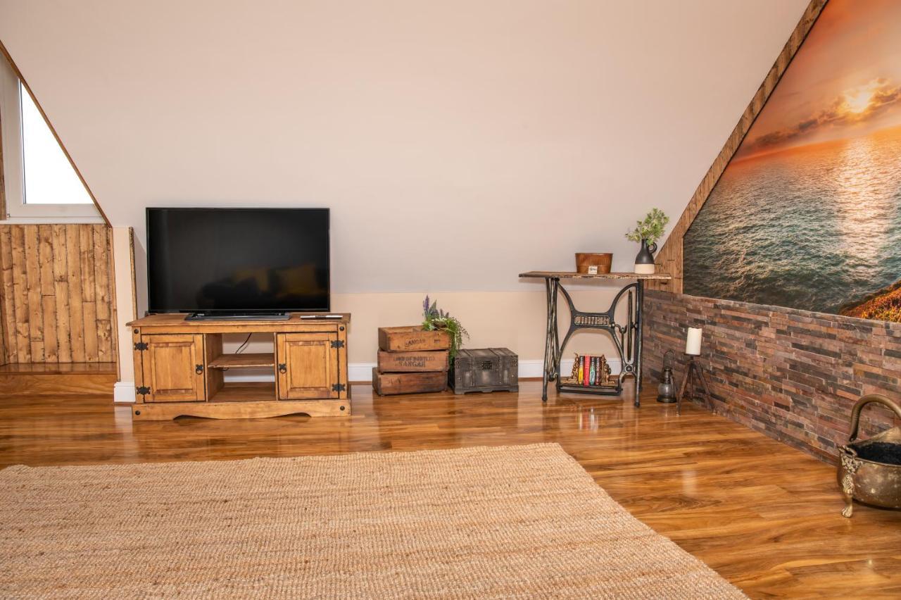 Cornish Tin Mine Themed Apartment 圣奥斯特尔 外观 照片